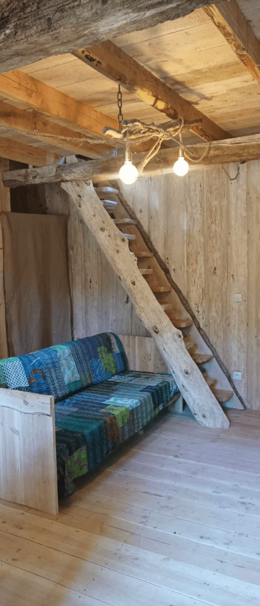 Refuge paisible avec accès privé à la rivière et un petit étang 