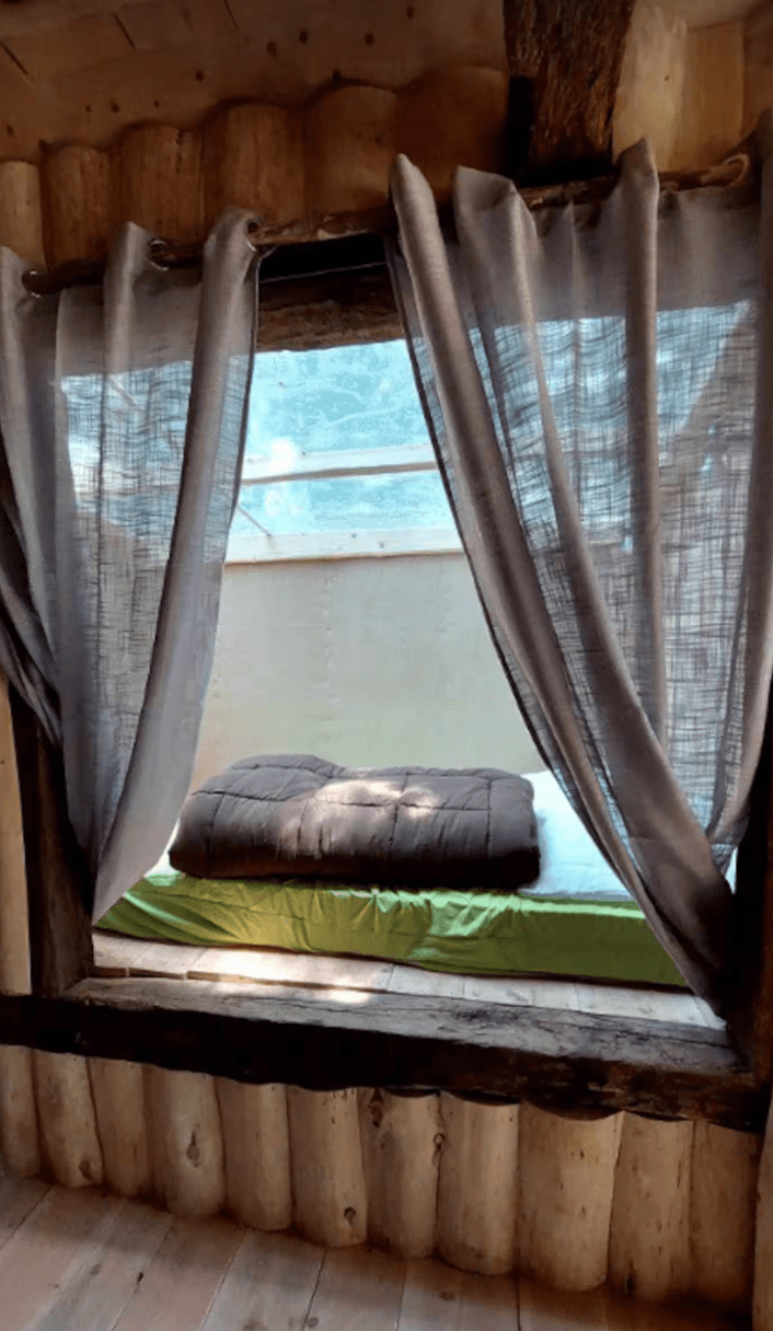 Refuge paisible avec accès privé à la rivière et un petit étang 