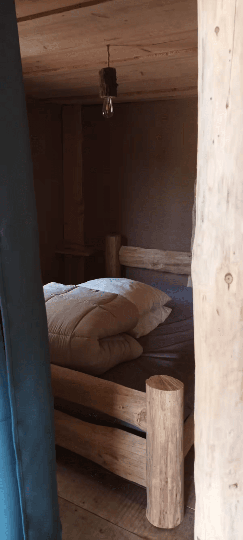 Cabane en bois avec accès privatisé sur la rivière 