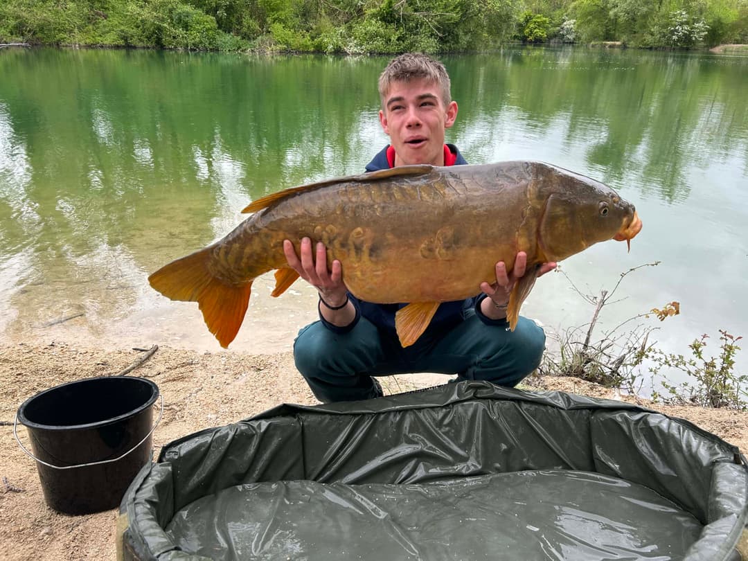 Gravière de 3 ha pour pêcher ou passer un moment dans la nature 