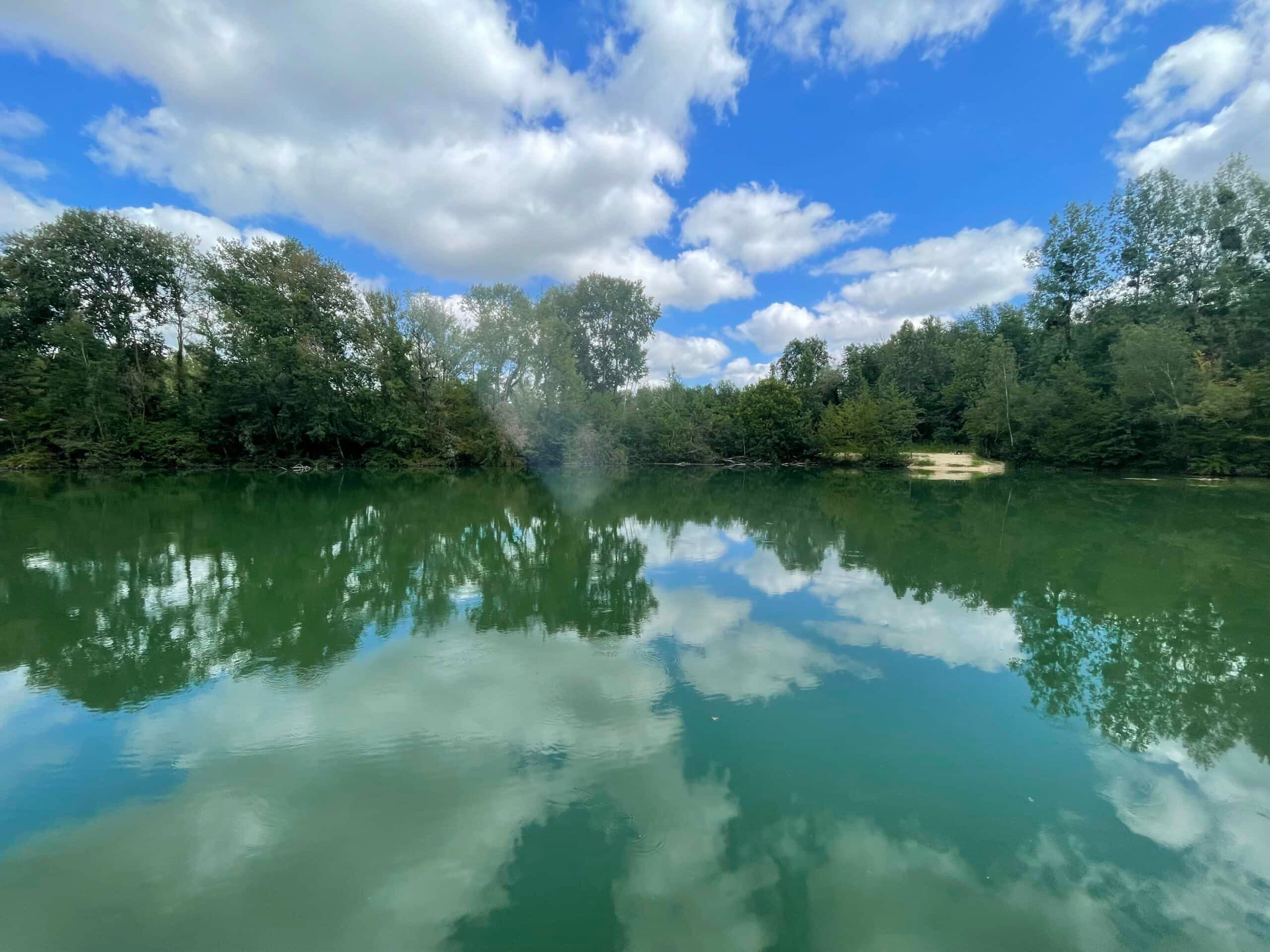 Gravière de 3 ha pour pêcher ou passer un moment dans la nature 