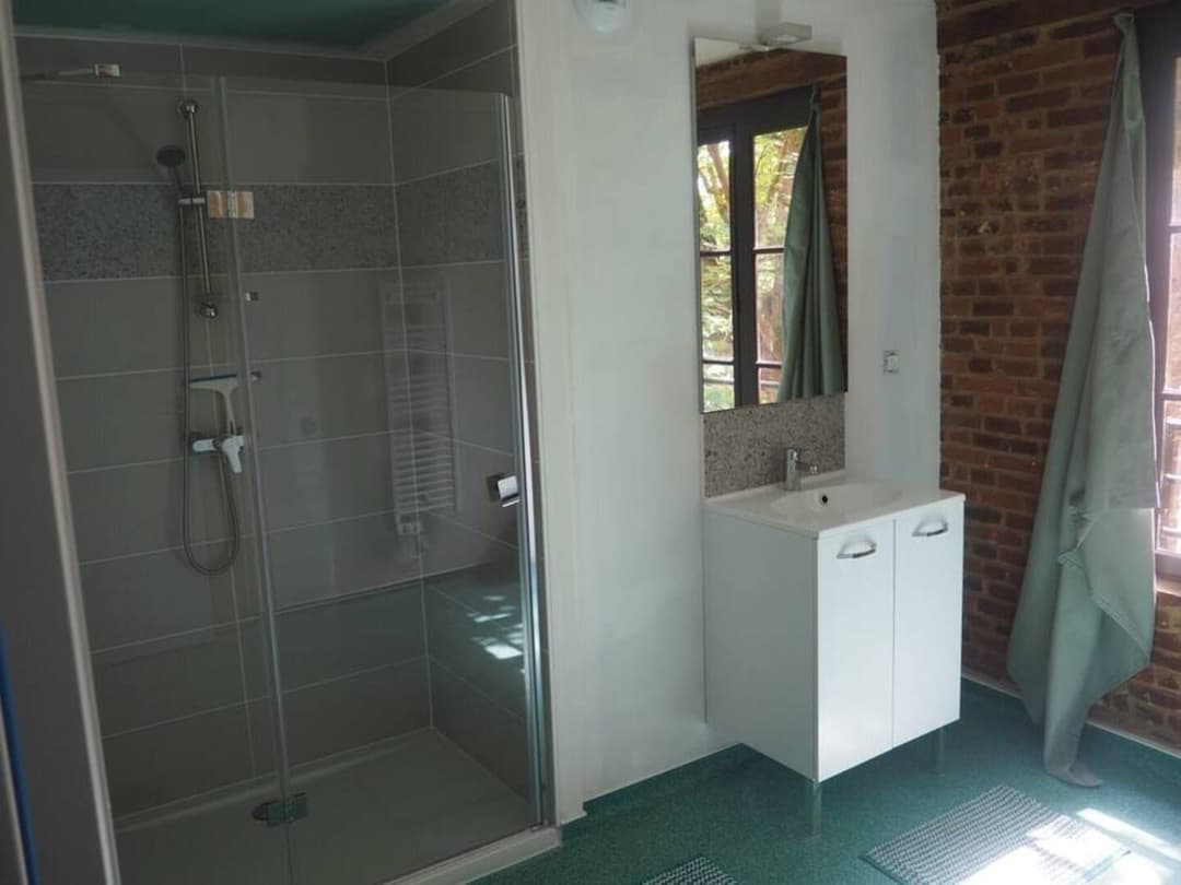 Grand gîte pour 30 personnes entre lac et forêt 