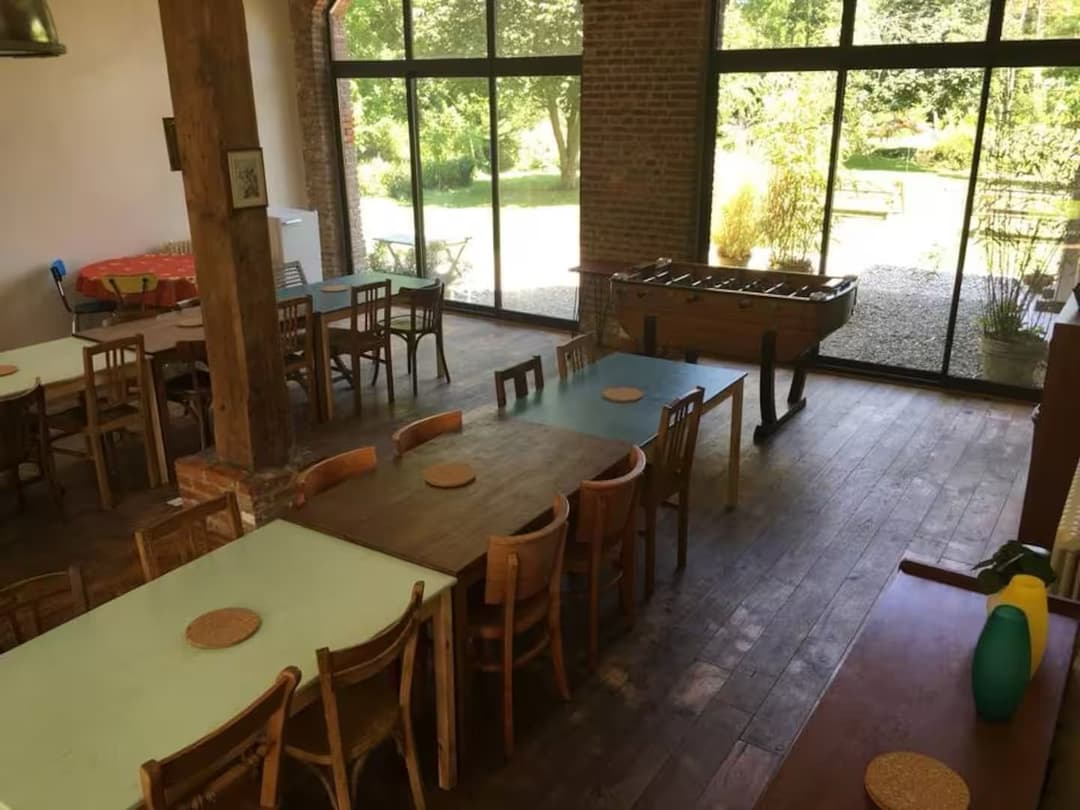 Grand gîte pour 30 personnes entre lac et forêt 