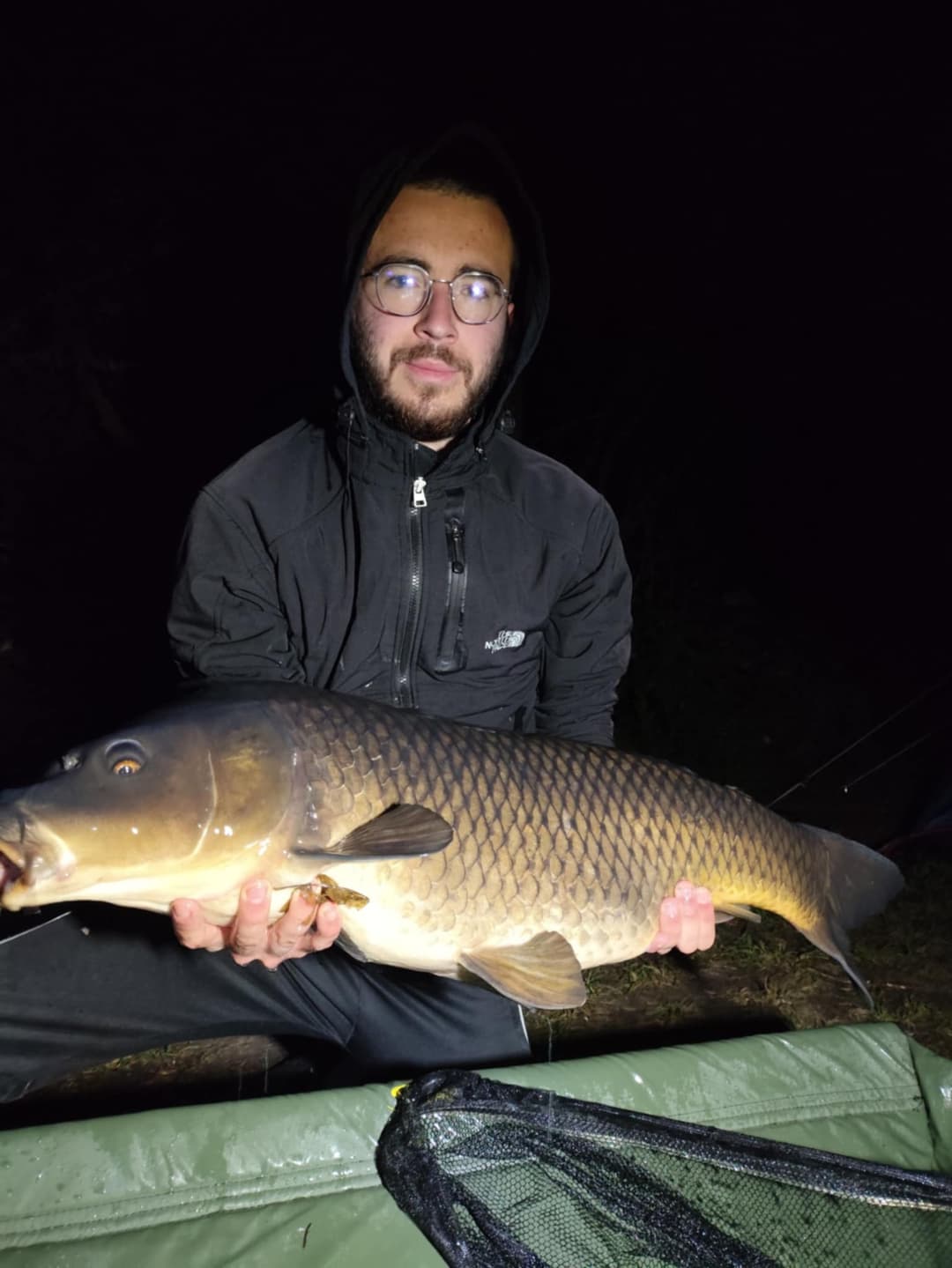 Gravière de 1,7ha avec une forte population de poissons!