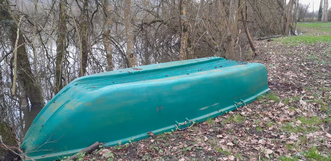 Gravière de 1,7ha avec une forte population de poissons! 