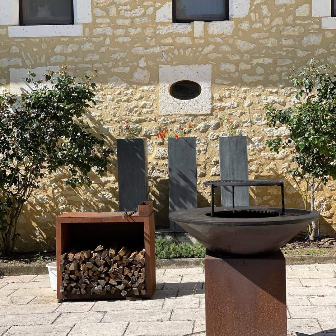 Vacances au bord de l’eau avec un gite 8 couchages, une piscine et son étang 