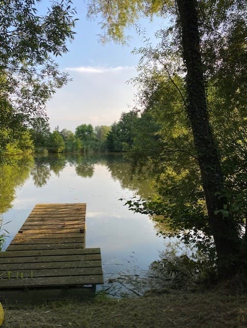 Etang de 1.2 hectare au milieu de la campagne 