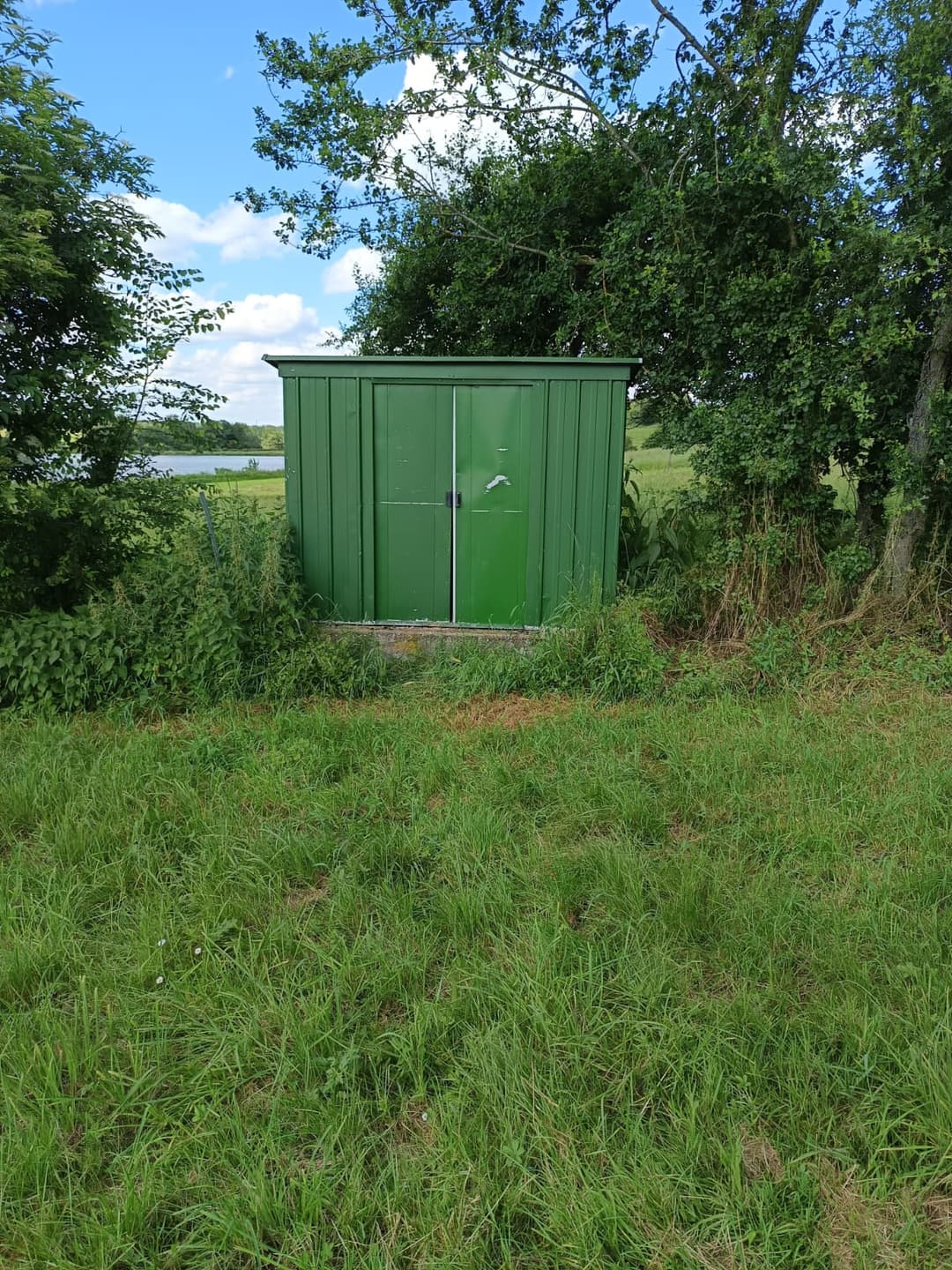 Étang privé de 2 hectares 
