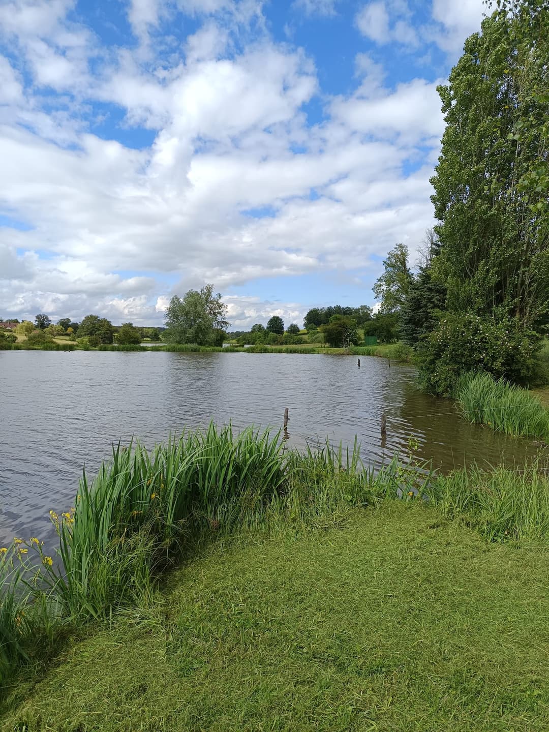Étang privé de 2 hectares 
