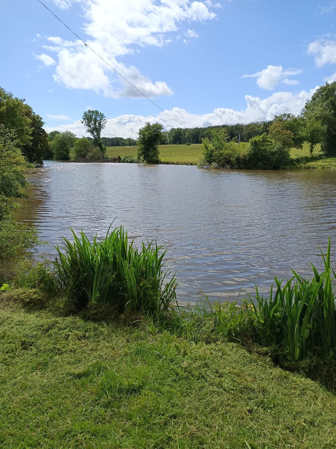 Étang privé de 2 hectares 