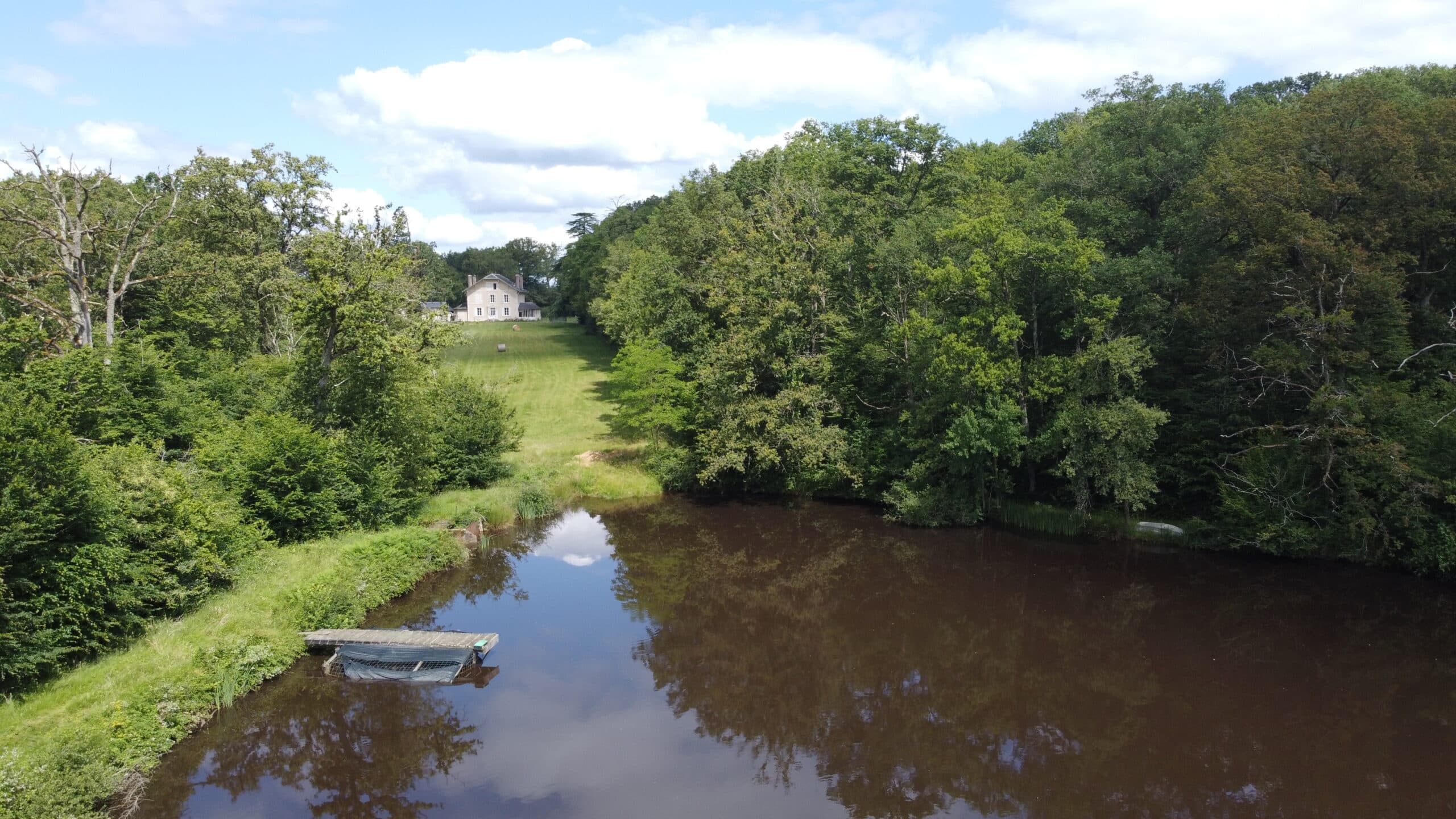 Gîte avec 2 étangs de 13 et 3 ha pour la pêche 