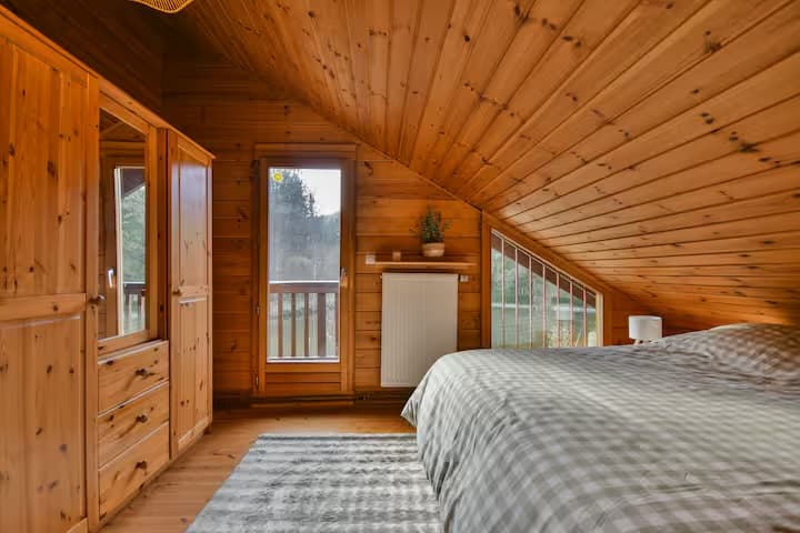 Chalet perdu au milieu de la nature 