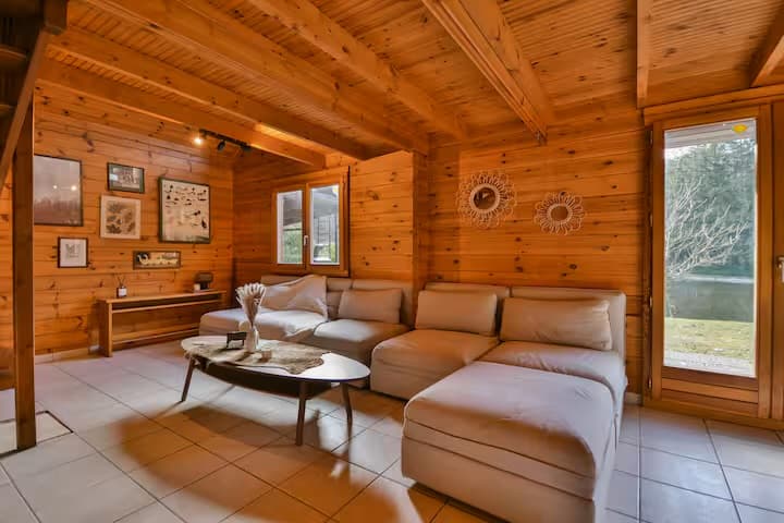 Chalet perdu au milieu de la nature 