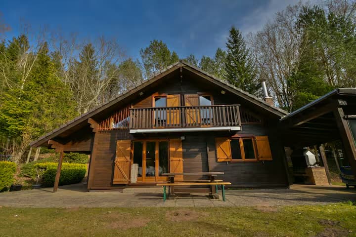Chalet perdu au milieu de la nature 
