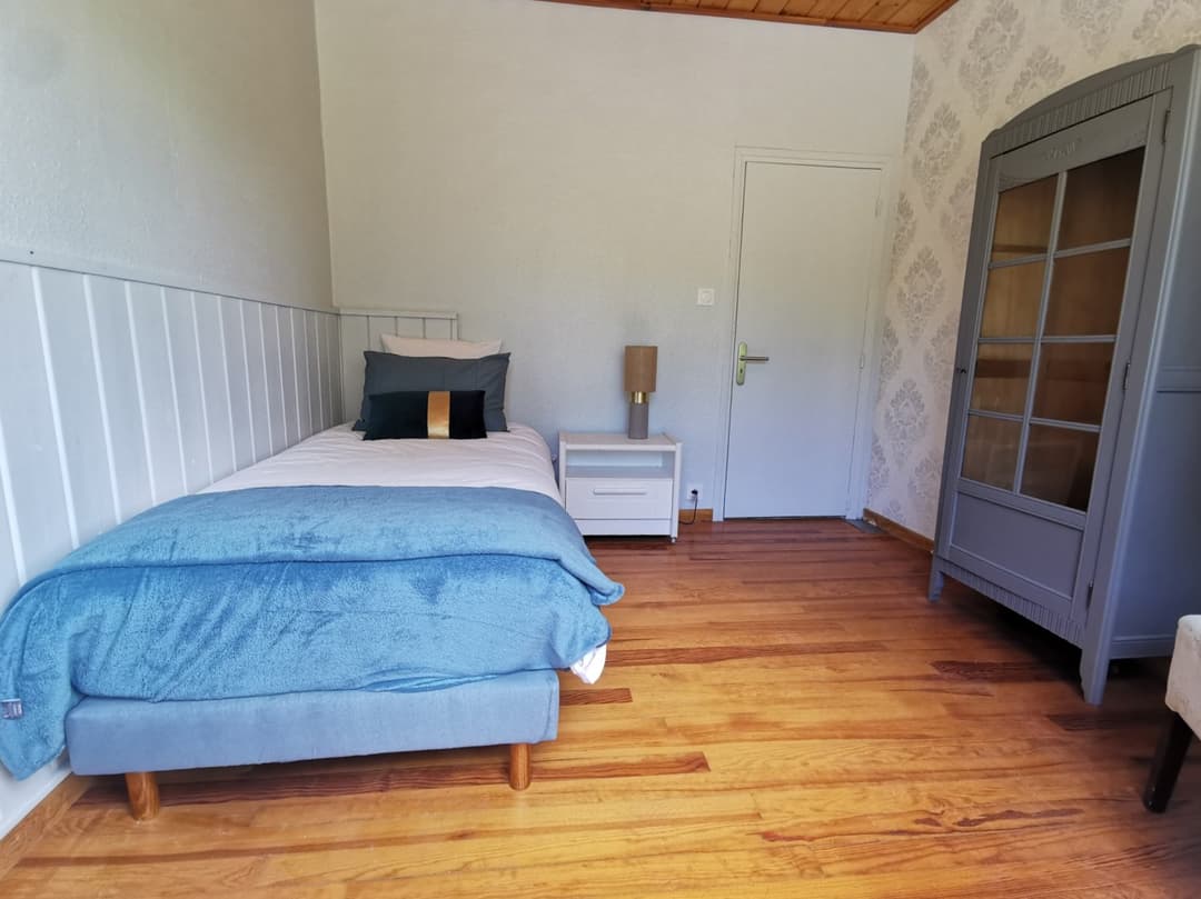 Gîte en bord de rivière dans les Pyrénées avec jardin et vue montagne - Luchon -