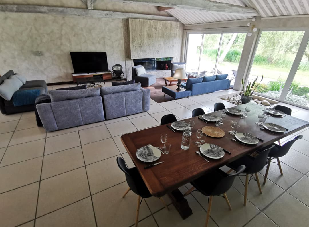 Gîte en bord de rivière dans les Pyrénées avec jardin et vue montagne - Luchon -
