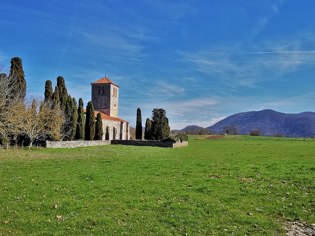 Gîte en bord de rivière dans les Pyrénées avec jardin et vue montagne - Luchon -