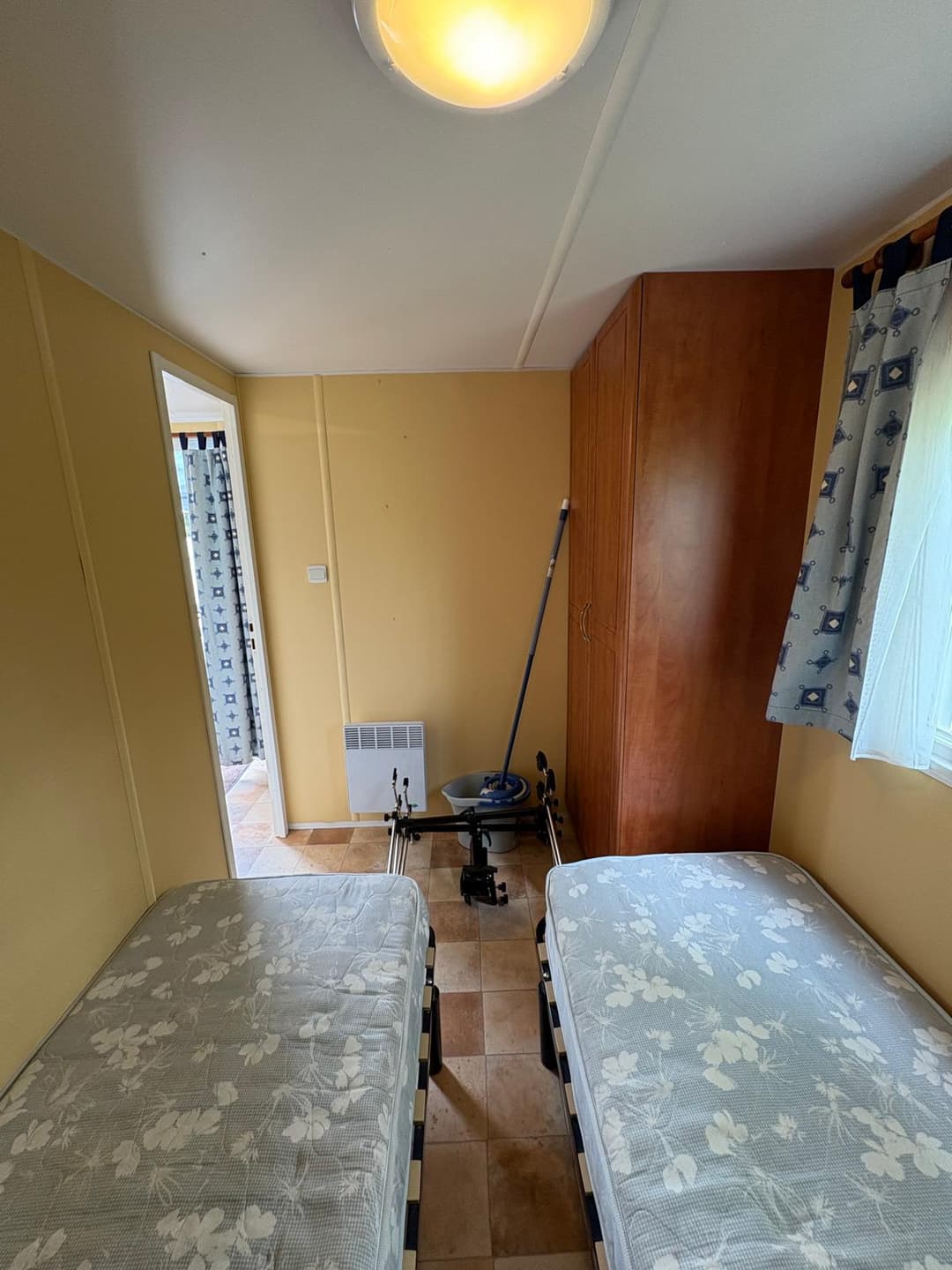 Étang de 3,5 ha avec mobile-home 6 personnes et de gros spécimens