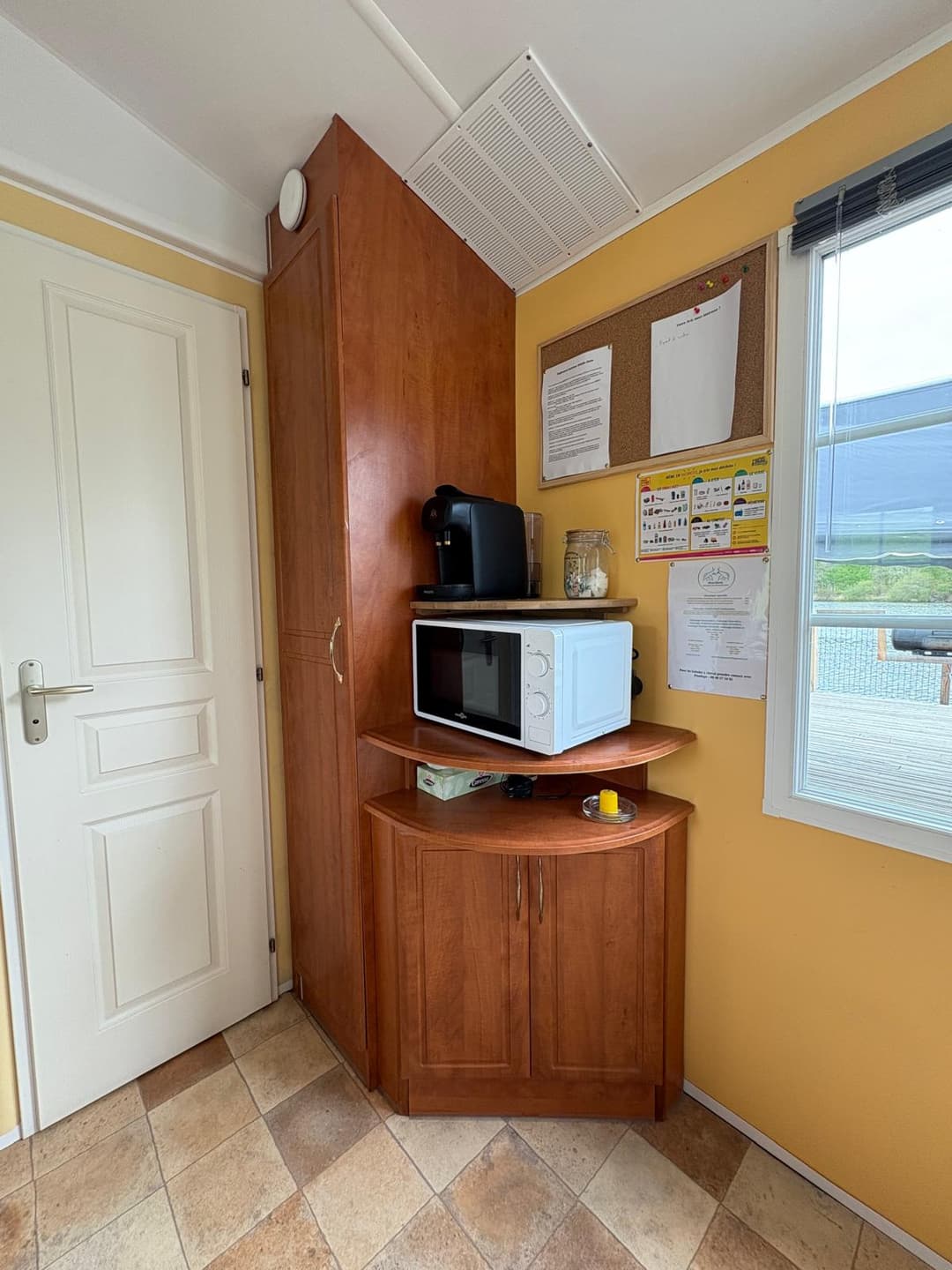 Étang de 3,5 ha avec mobile-home 6 personnes et de gros spécimens