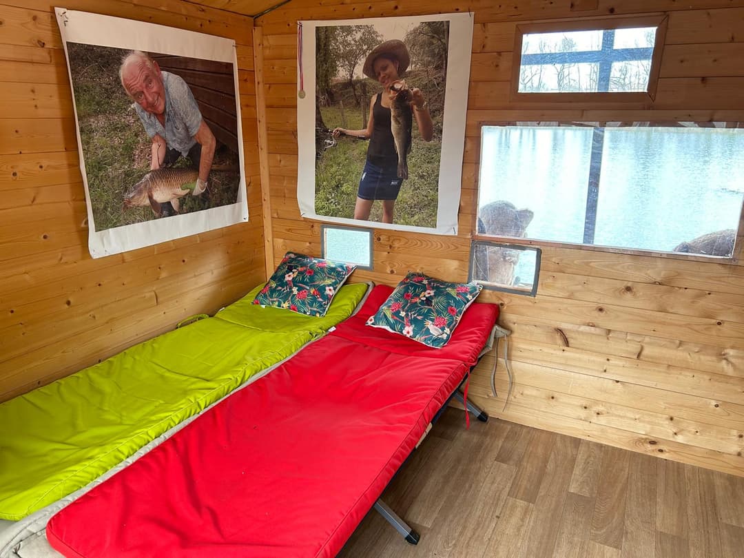 Cabane au bord d’un lac privé 