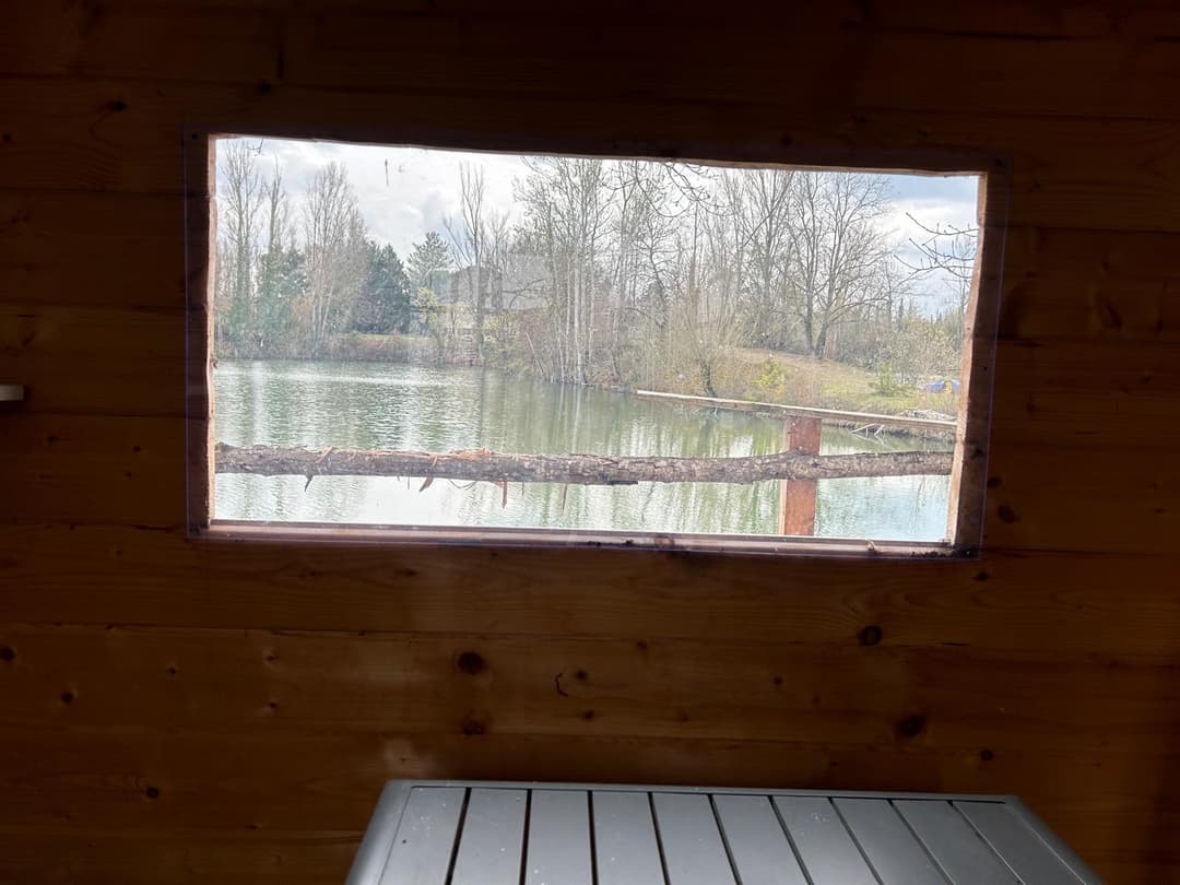 Cabane au bord d’un lac privé 