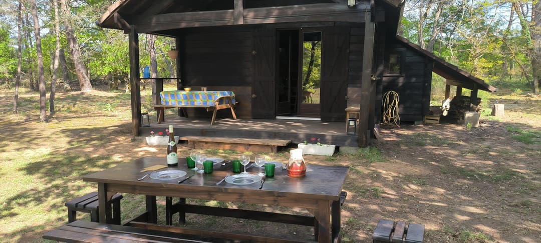 Étang de 7 hectares et chalet tout confort pour 4 personnes 