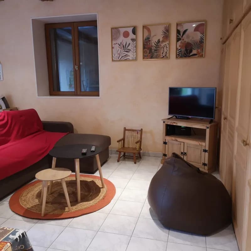 Domaine 7 couchages avec un étang et un coup de pêche en rivière et étang 2 hectares 