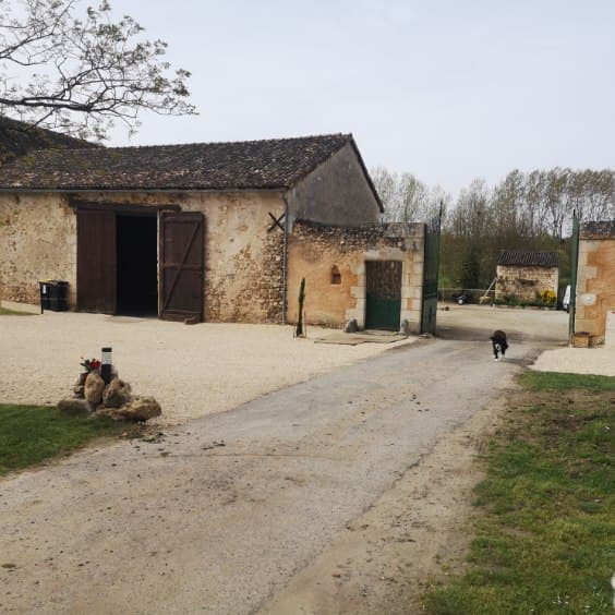 Domaine 7 couchages avec un étang et un coup de pêche en rivière et étang 2 hectares 