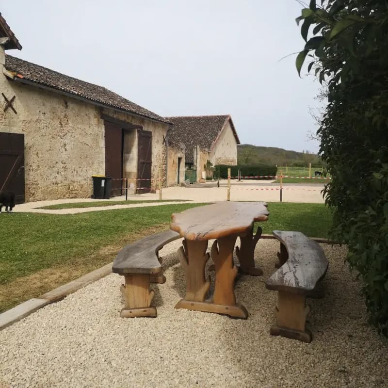 Domaine 7 couchages avec un étang et un coup de pêche en rivière et étang 2 hectares 
