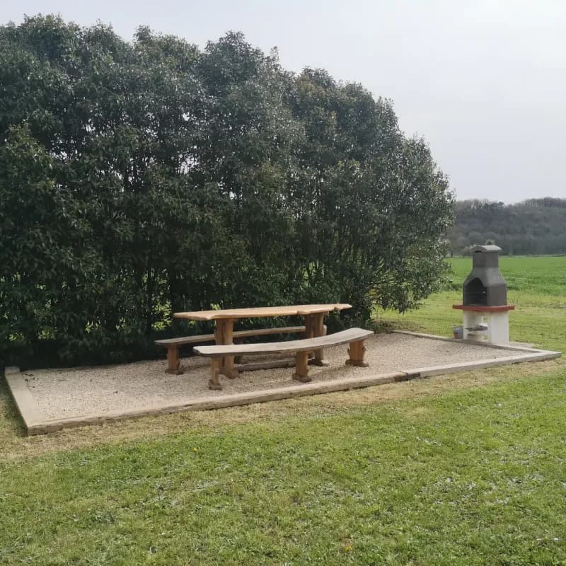 Domaine 7 couchages avec un étang et un coup de pêche en rivière et étang 2 hectares 