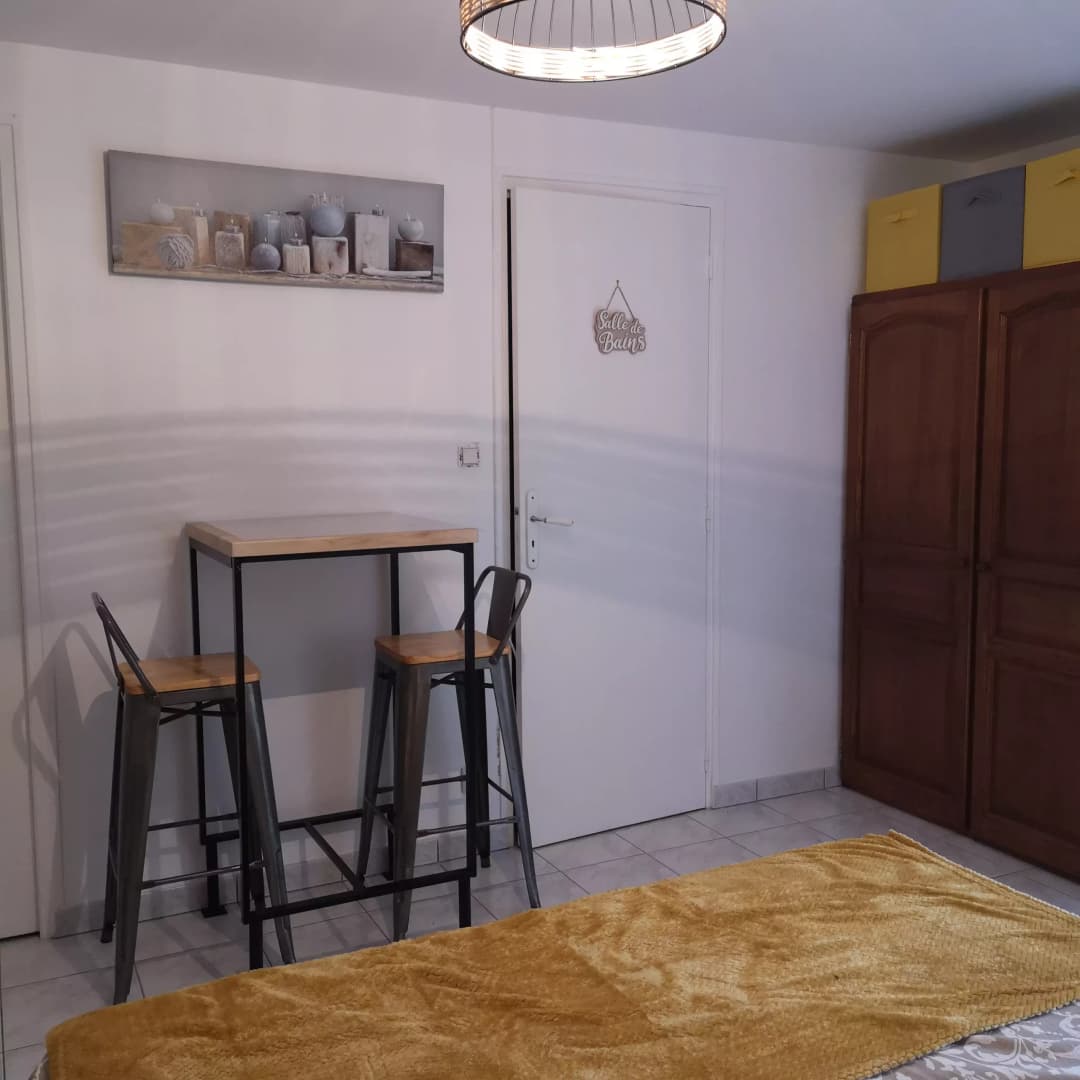Domaine 7 couchages avec un étang et un coup de pêche en rivière et étang 2 hectares 
