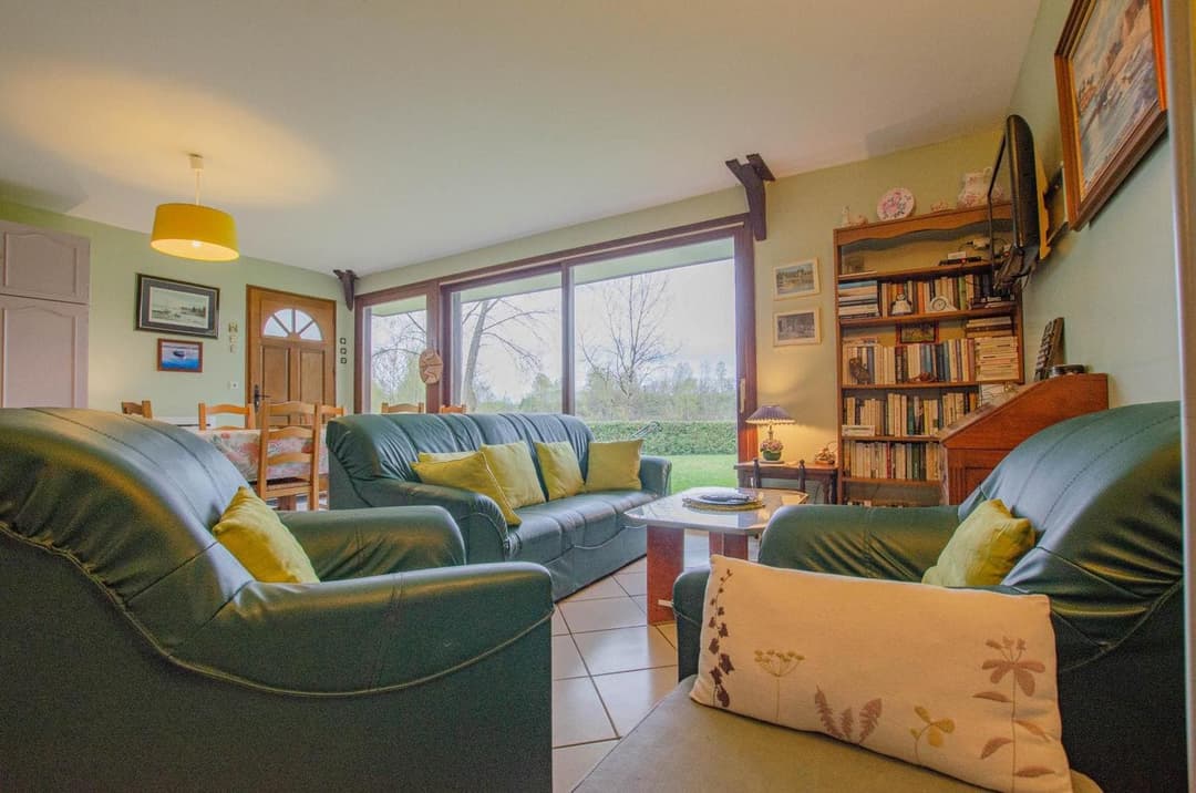 Villa de 120m2 pour 6 personnes au pied d’un étang de 3Ha privatif 