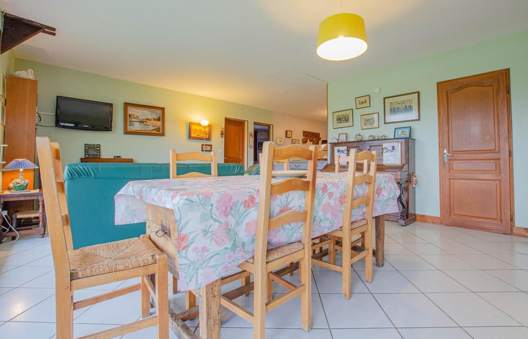 Villa de 120m2 pour 6 personnes au pied d’un étang de 3Ha privatif 