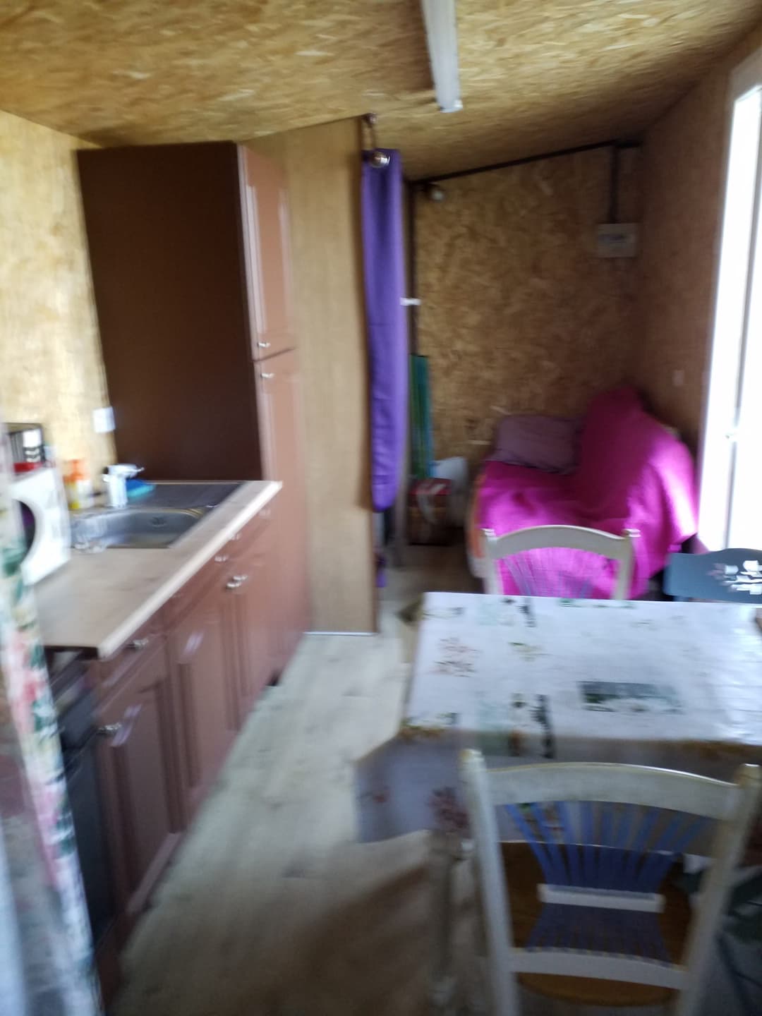 Cabane insolite avec plan d’eau au cœur de la Dombes 
