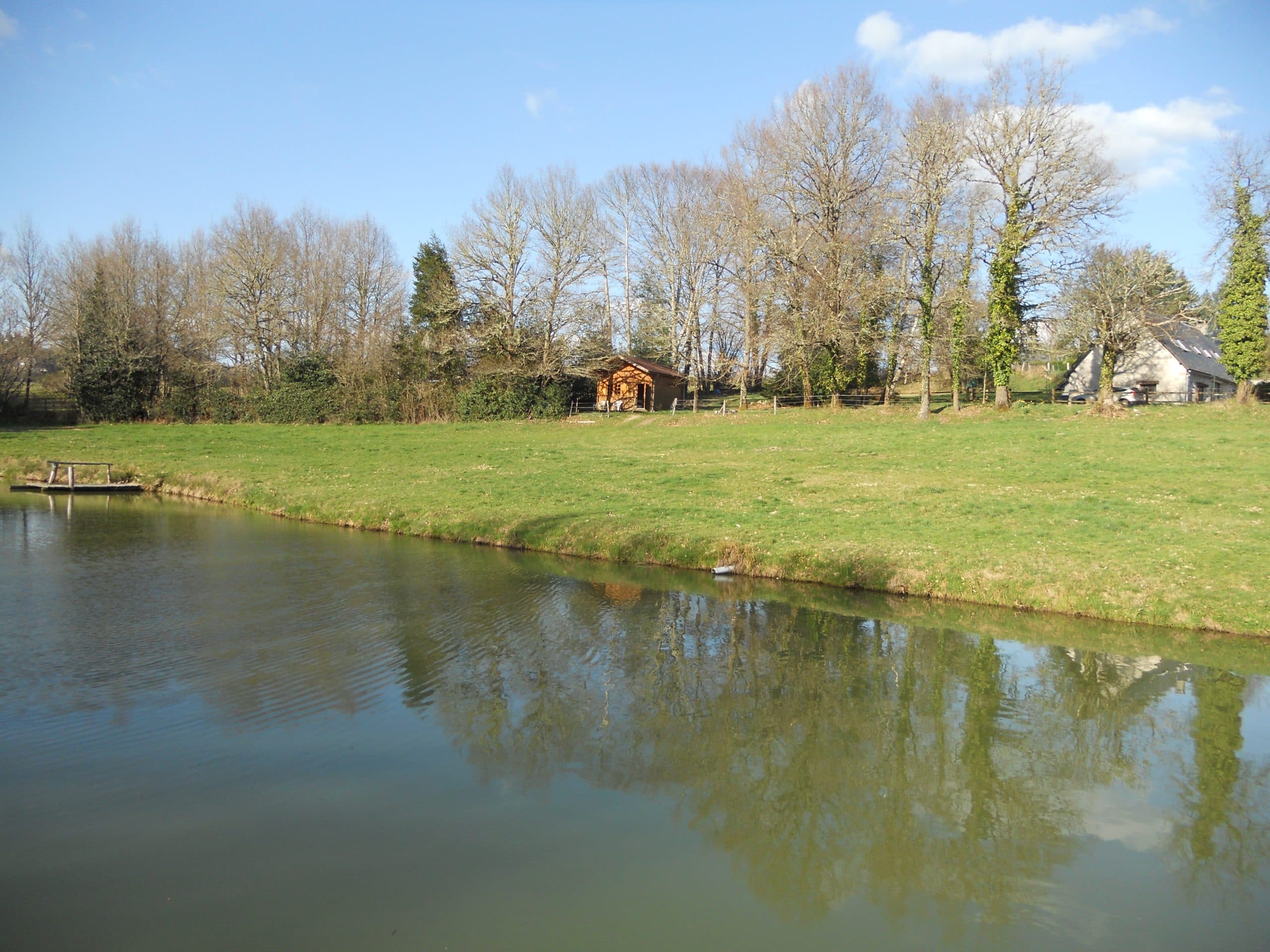 Chalet avec son étang privé de 2000m2 