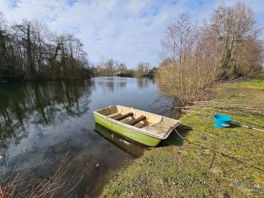 Étangs privés au cœur de la Vallée du Loir 