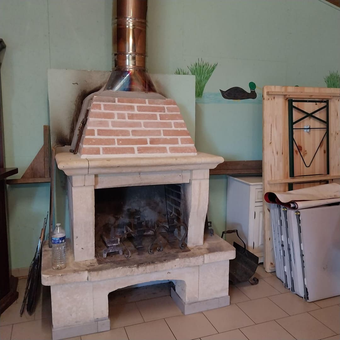 Étang de 4 ha situé en Sologne avec grande maison de chasse de 70 m2