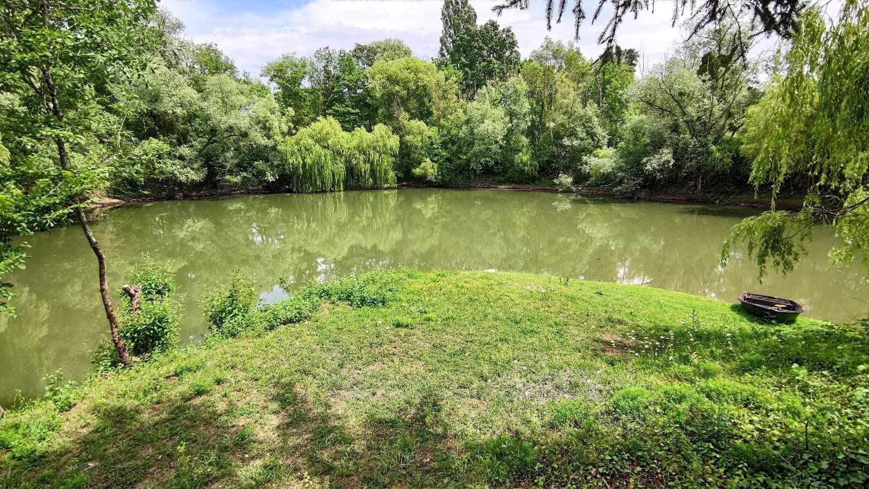 Location d'un chalet avec un étang de 1.2ha à côté de Troyes 
