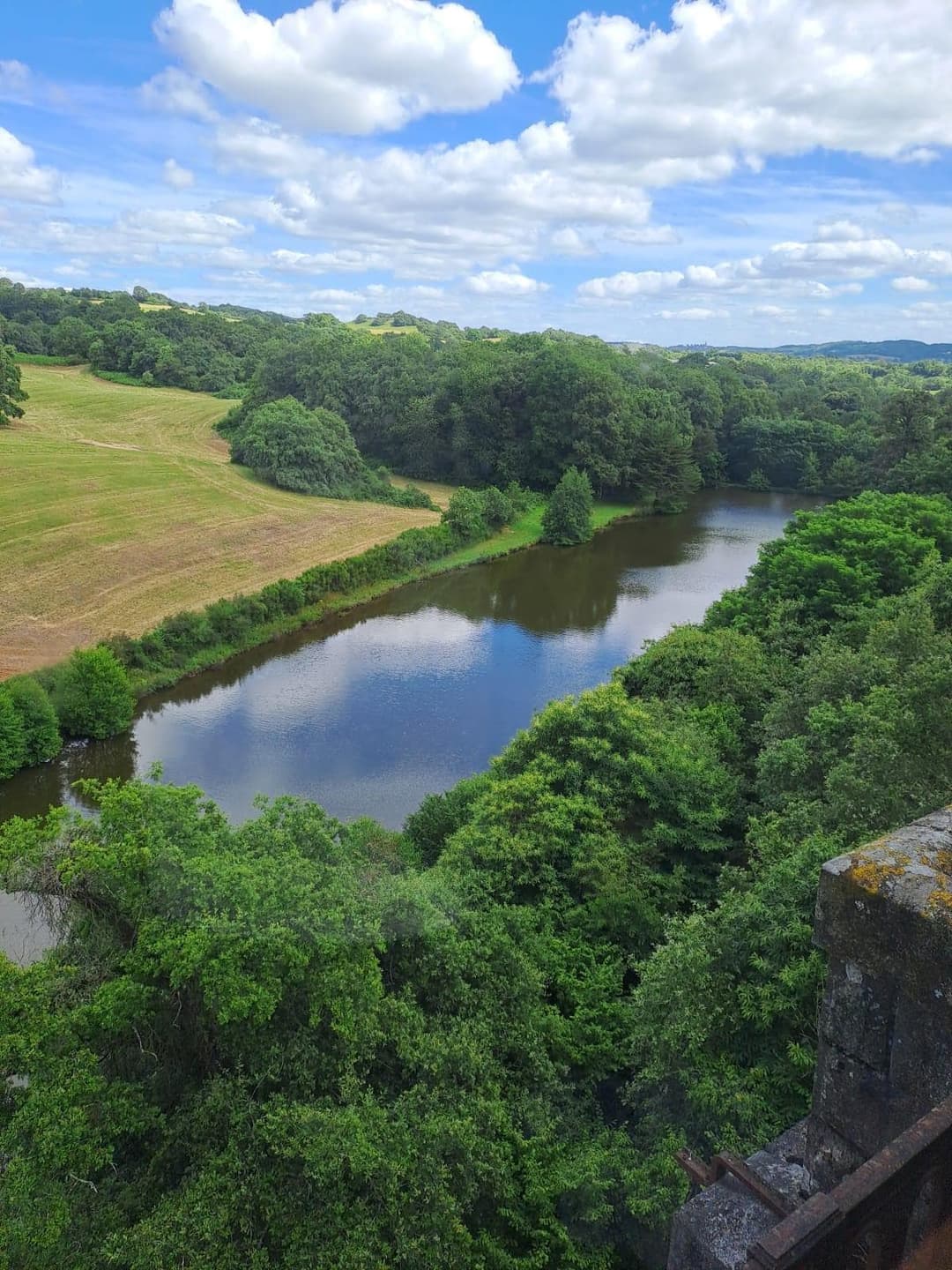 Etang à louer de 1.5ha avec une cabane de pêche