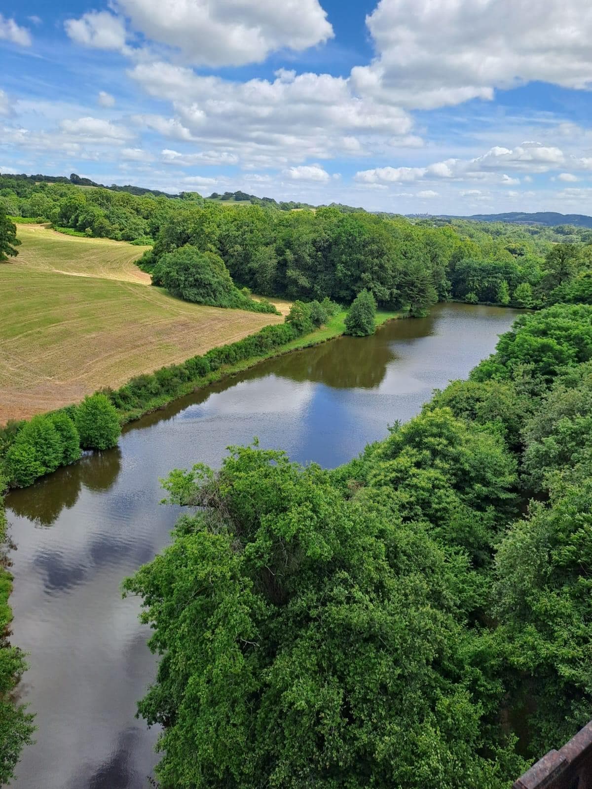 Etang à louer de 1.5ha avec une cabane de pêche