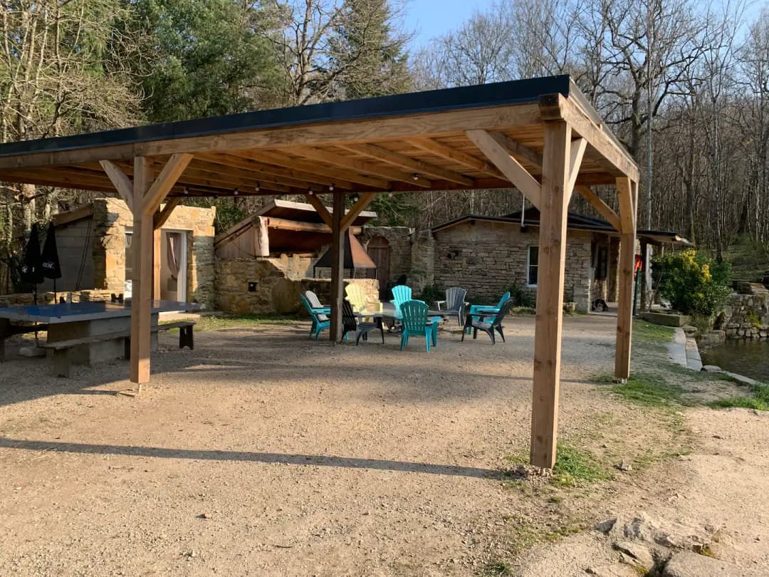 Chalet 12 personnes sur un étang pour la pêche 