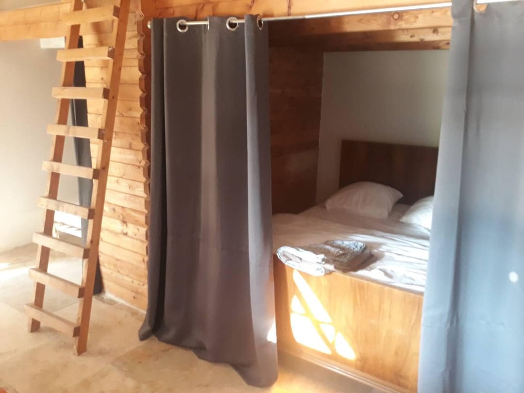 Chalet 12 personnes sur un étang pour la pêche 