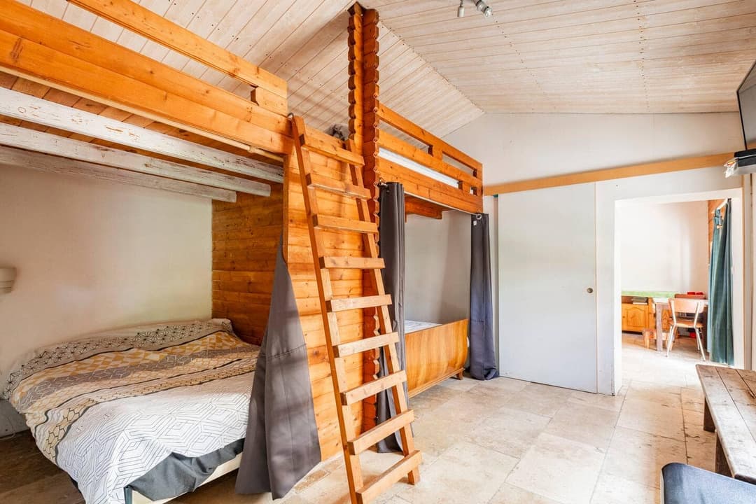 Chalet 12 personnes sur un étang pour la pêche 