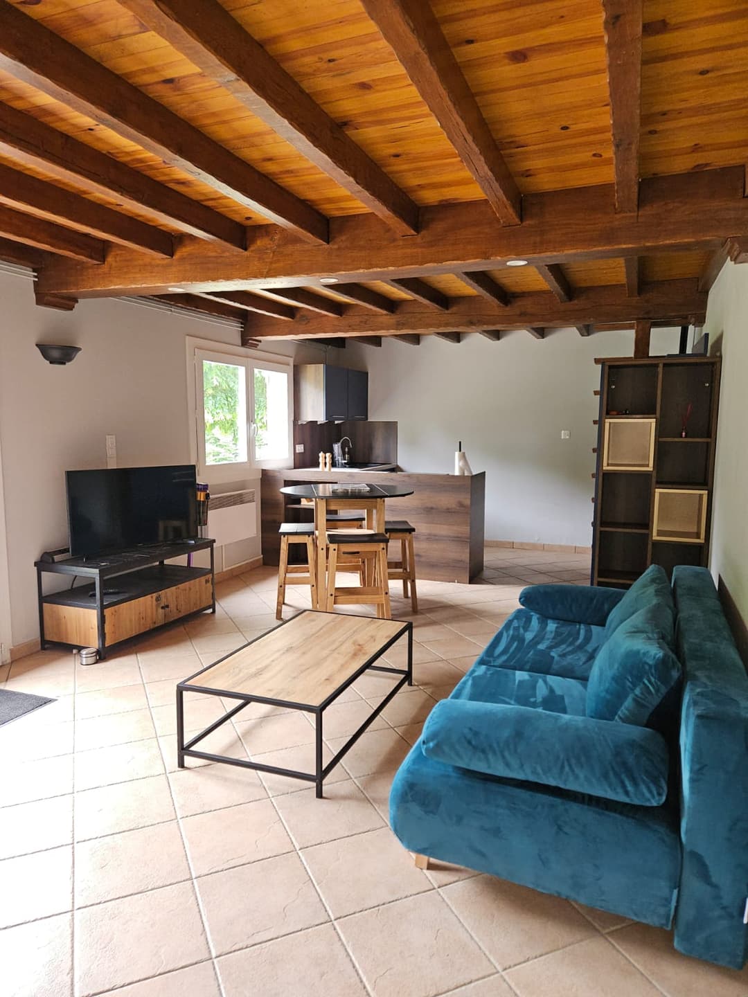 Maison tout équipée avec étang privé en Auvergne-Rhône-Alpes