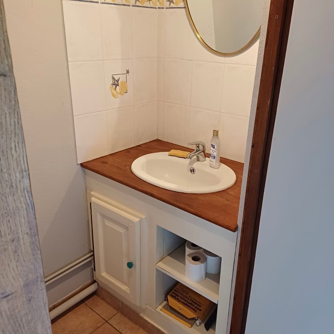 Maison tout équipée avec étang privé en Auvergne-Rhône-Alpes 