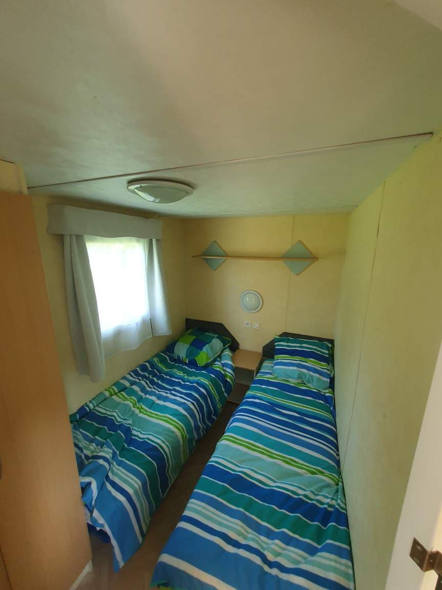 Étang dans les Dombes avec un gite 6 couchages 