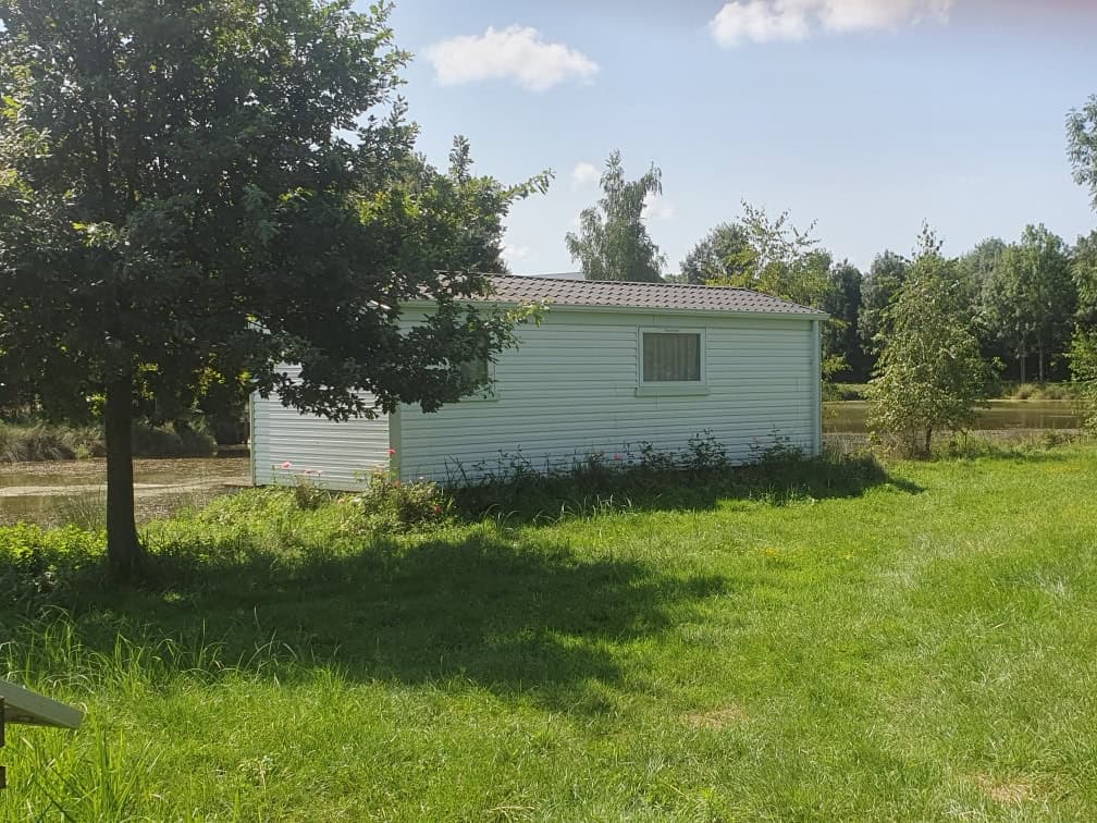 Étang dans les Dombes avec un gite 6 couchages 