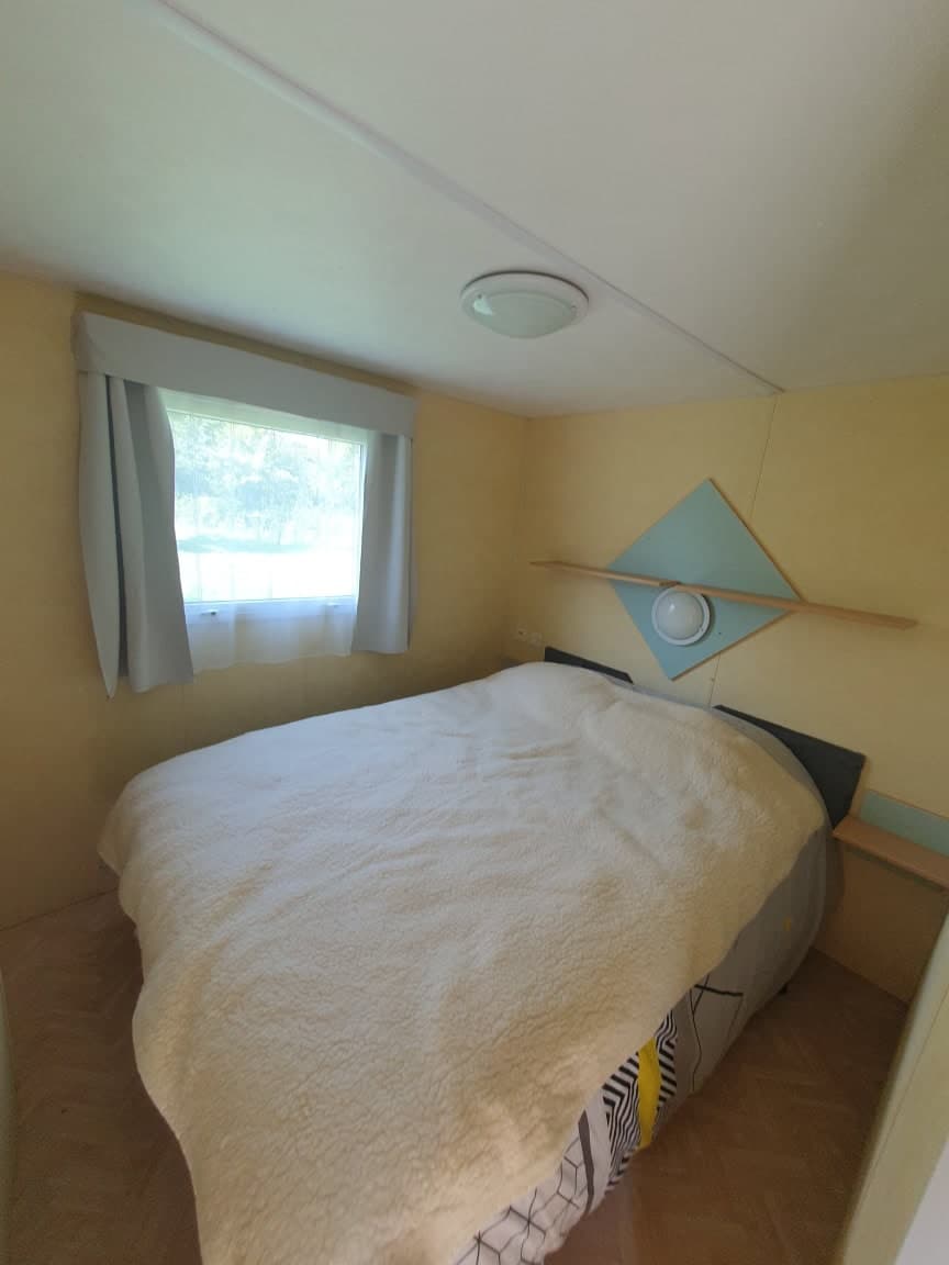 Étang dans les Dombes avec un gite 6 couchages 