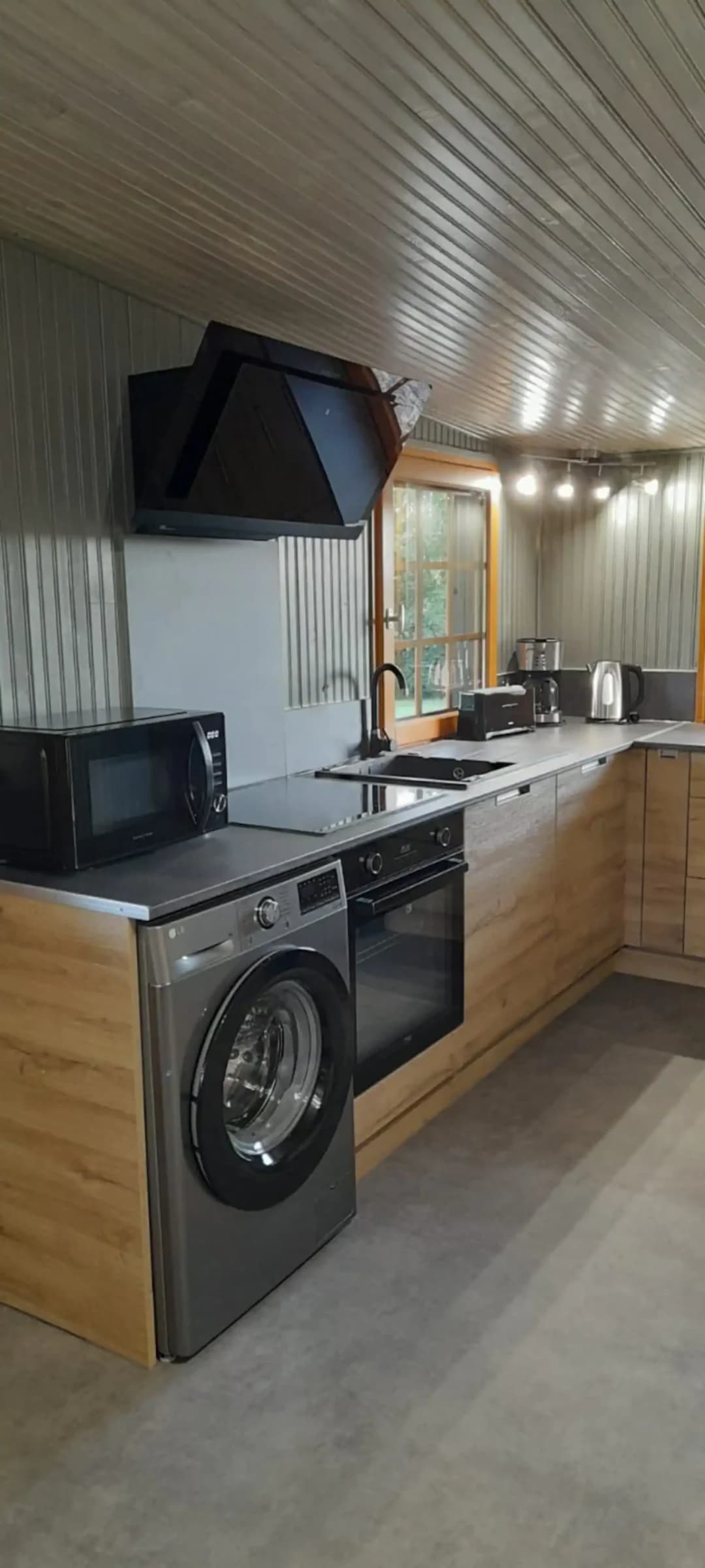 Etang de 3.5 Ha avec chalet 6 couchages dans une propriété de 10 Ha 