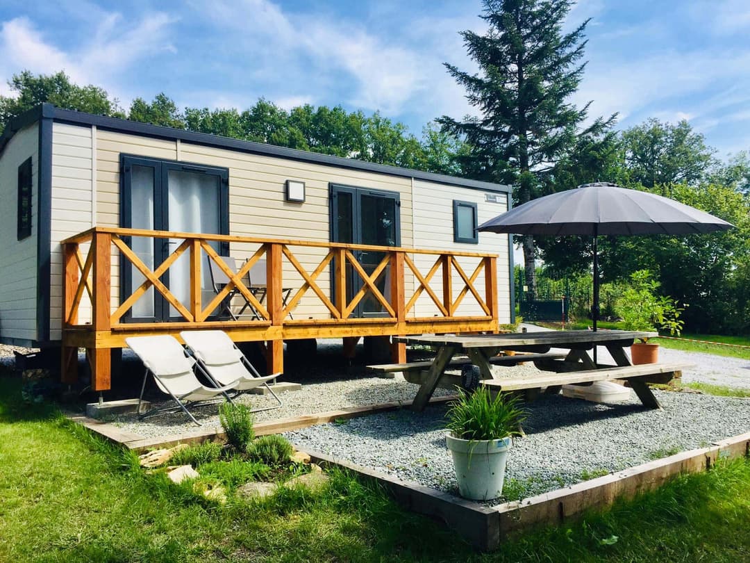 Gîte avec un lac dans la Creuse – réservoir de truites trophées 